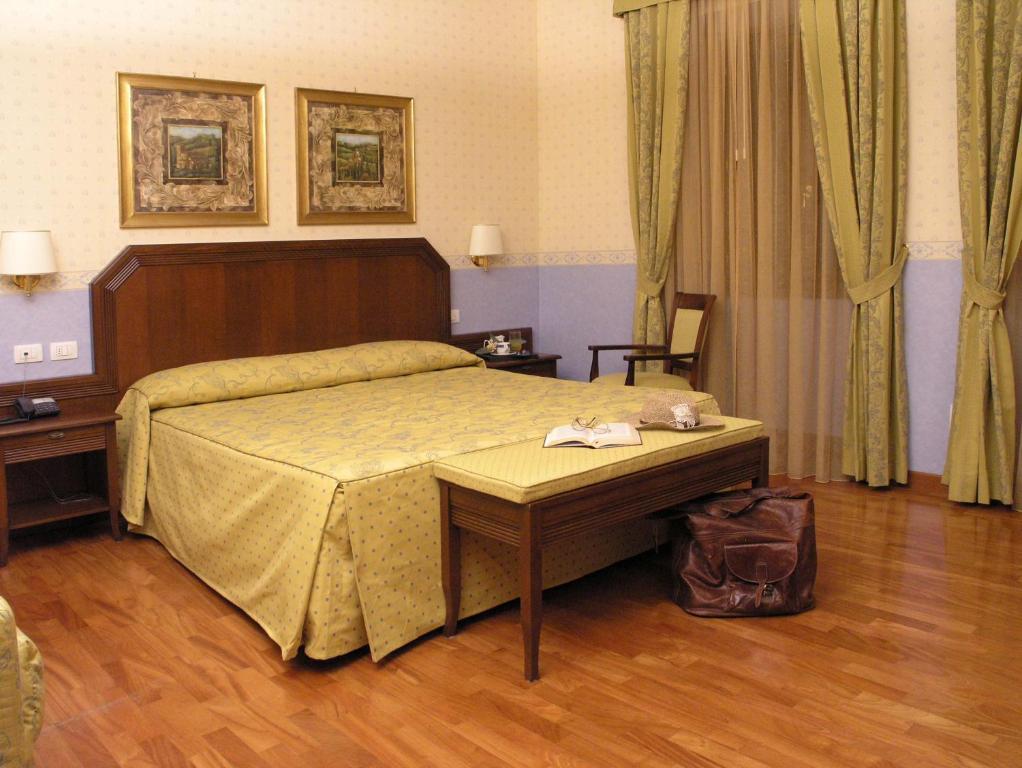 Hotel Filippeschi ออร์เวียโต ภายนอก รูปภาพ