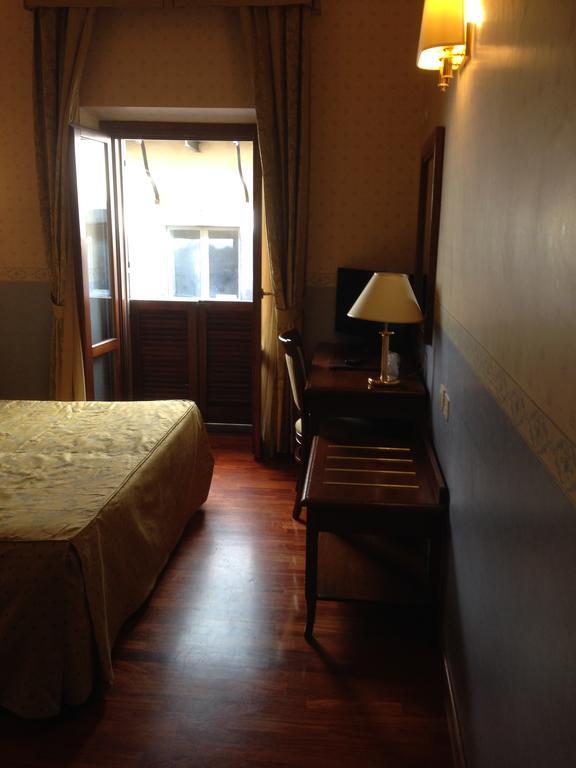 Hotel Filippeschi ออร์เวียโต ภายนอก รูปภาพ