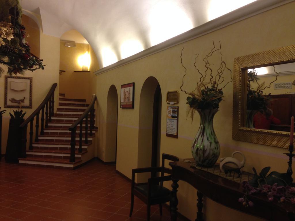 Hotel Filippeschi ออร์เวียโต ภายนอก รูปภาพ