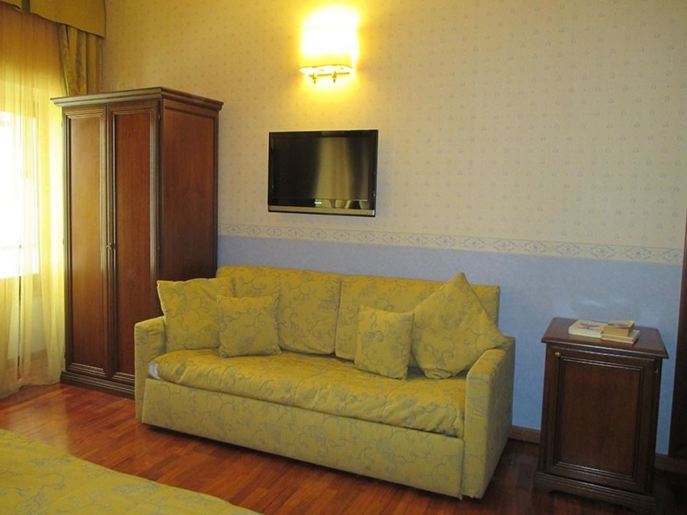 Hotel Filippeschi ออร์เวียโต ภายนอก รูปภาพ